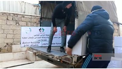 شحنات غذائية.. شباب مصريون يقدمون مساعدات لإغاثة متضرري الزلازل في شمال سوريا | صور
