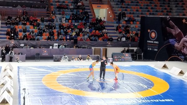 سمر حمزة أمام لاعبة