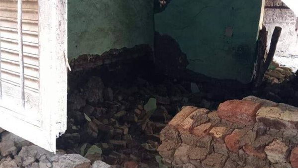 انهيار منزلين في