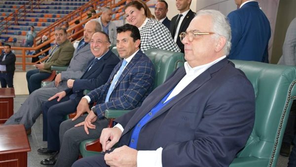 وزير الرياضة خلال