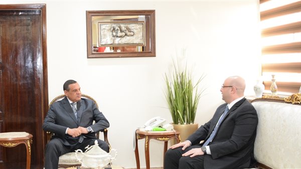 هشام آمنة ومحافظ