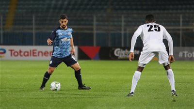 عبد الله السعيد وسيف جعفر يصلان إلى بيراميدز لجمع متعلقاتهما الشخصية استعدادًا للانتقال للزمالك