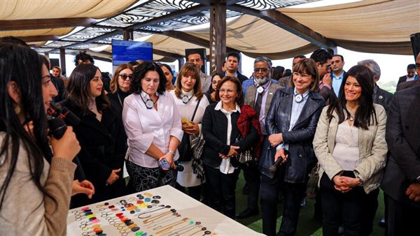 جانب من زيارة وزيرة