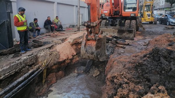 كسر ماسورة مياه 