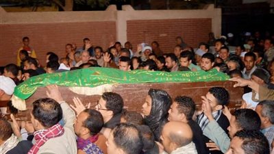 قريته تتشح بالسواد.. زملاء مُعلم توفي أثناء أداء عمله داخل المدرسة بسوهاج: كان بشوشا وسلم علينا قبلها بساعة