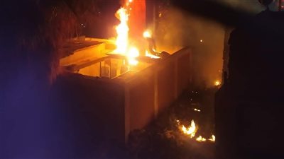 السيطرة على حريق نشب في برج اتصالات بقنا | صور