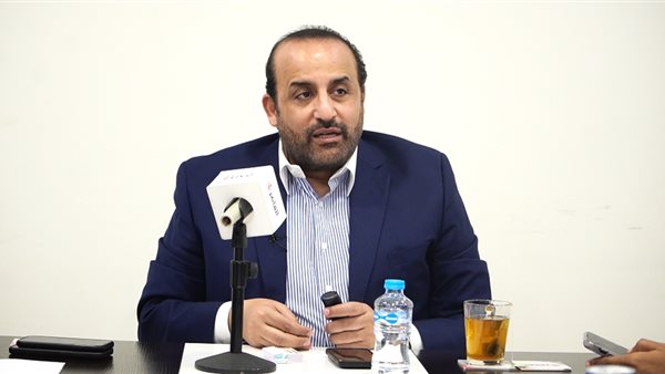 الكاتب الصحفي محمد