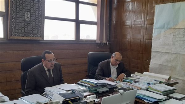 جانب من اجتماع المحافظ