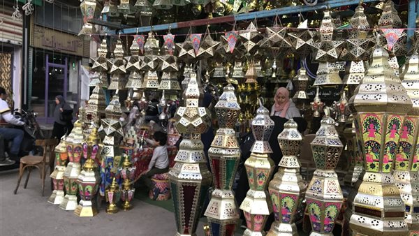 التمور والفوانيس