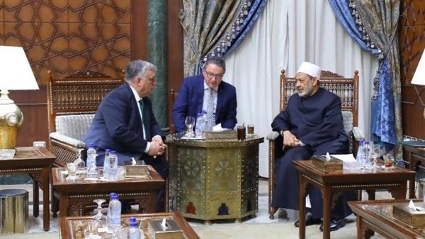 شيخ الأزهر يستقبل