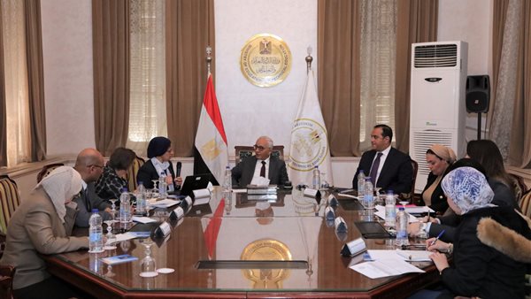 اجتماع وزير التعليم