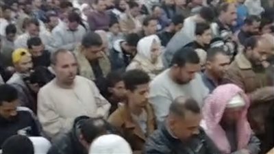 المئات يشيعون جثمان طفل البحيرة الغريق في مياه مشروع ناصر