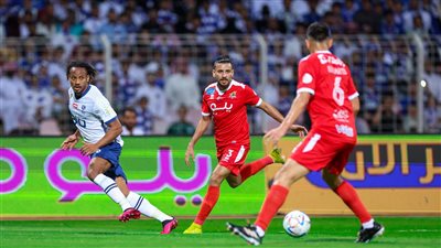 في مباراة مثيرة.. الوحدة يخطف تعادلا قاتلا أمام الهلال بالدوري السعودي