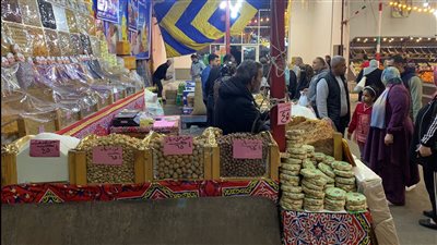 عين الجمل بـ 130 جنيها.. انخفاض كبير في أسعار المكسرات بمعرض أهلا رمضان ببورسعيد |صور وفيديو