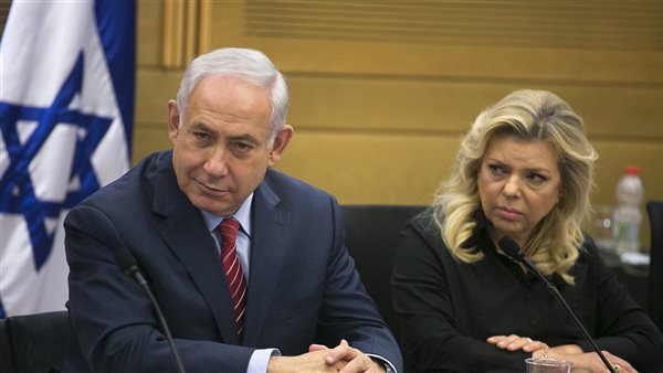 نتنياهو وزوجته 