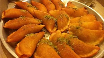 كيف يكون قوام عجينة القطايف؟.. تعرفي على الخطوات 