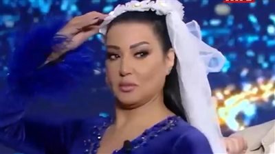 بعد ظهورها بطرحة بيضاء وزفة.. هل تستعد سمية الخشاب للزواج من جديد؟
