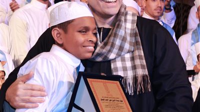 تخريج ثلاث دفعات من مدرسة الإنشاد الديني تضم 100 منشد من محافظات مختلفة | صور