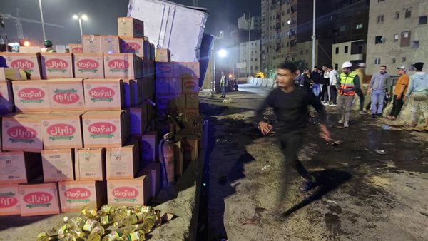 انقلاب سيارة محملة