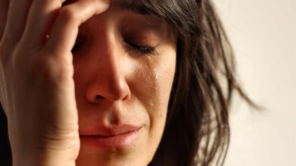 بكاء سيدة- تعبيرية