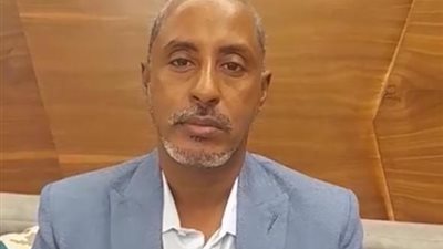 معجزة طبيب مصري.. أول ظهور لوالد الطفلة إيناس بعد نجاح العملية: سنة ونصف منامتشي على ضهرها