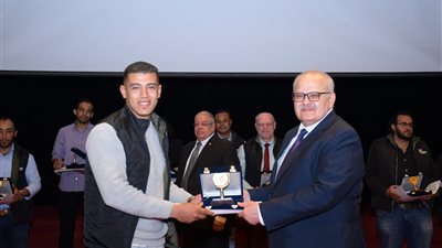 الخشت: أكثر من 475 مليون جنيه دعمًا للدراسات العلمية والمشروعات البحثية