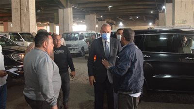 محافظ القليوبية خلال جولة لمواقف السيارات: لا زيادة في تعريفة ركوب السيارات الأجرة والنقل الجماعي