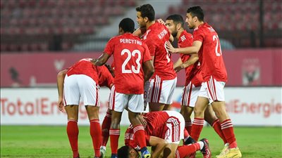 الأهلي يضع نظامًا غذائيًا خاصًا للاعبيه خلال رحلتي جنوب إفريقيا والكاميرون