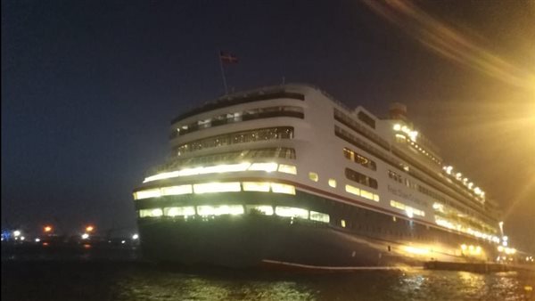 السفينة السياحية