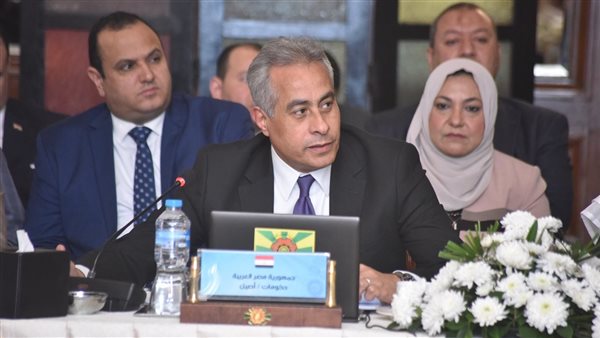 وزير القوى العاملة