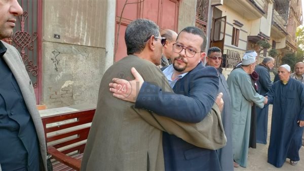 عزاء ابن توفي حزنا