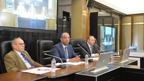 لجنة الصحة بالشيوخ