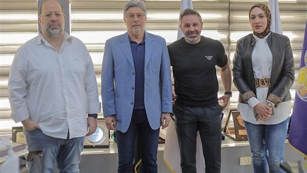 بيريرا مع مسئولي