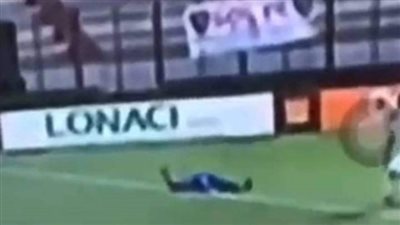 القصة الكاملة لوفاة لاعب في مباراة بالدوري الإيفواري