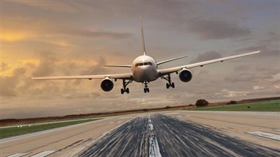 نقص القهوة والشاي ووجود رائحة كريهة.. أغرب حالات الهبوط الاضطراري للطائرات | فيديو