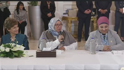 منال عيسى عن تكريم انتصار السيسي لها: تمنيت تكريمي العام الماضي وسعدت بلقاء سيدة مصر الأولى