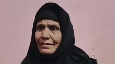 عاطل ينهي حياة شاب طعنًا بالبحيرة.. ووالدة الضحية: قتله وهو خارج من المسجد | بث مباشر