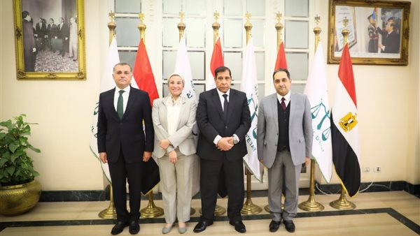 وزيرة البيئة 