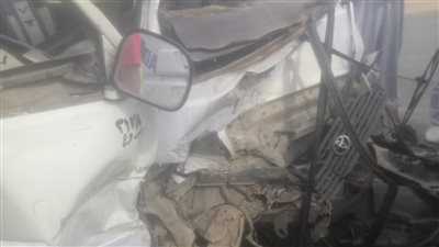 ارتفاع عدد مصابي حادث تصادم سيارة ميكروباص بربع نقل لـ17 شخصا