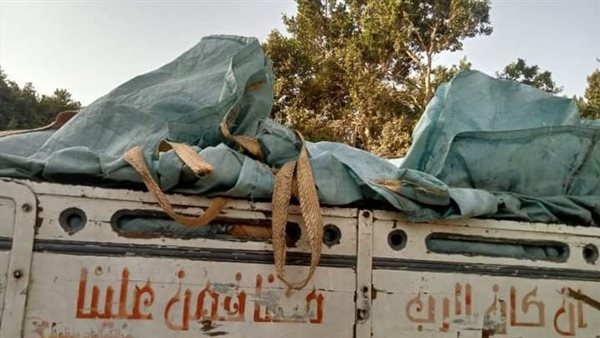 ضبط سيارة محملة بالأسمدة