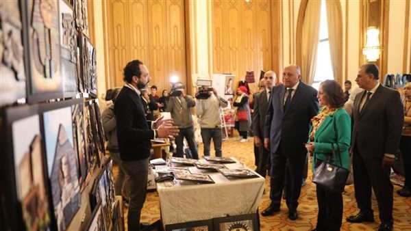  وزير الخارجية يفتتح