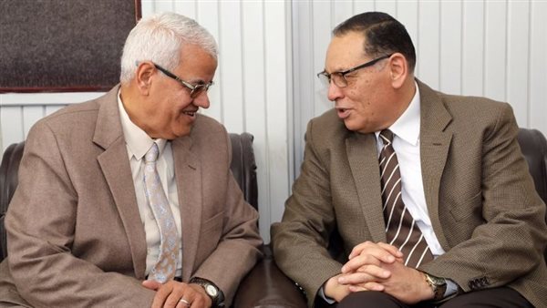 محافظ الشرقية ومدير