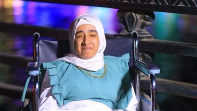 مونتير وكاتبة.. ياسمين ولدت كفيفة ولم تمنعها إعاقتها وإصابتها بأورام المفاصل من تحقيق حلمها