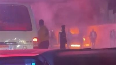 حريق يلتهم سيارة ملاكي على طريق المحور بالجيزة