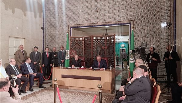 مؤتمر صحفي بعد اجتماع