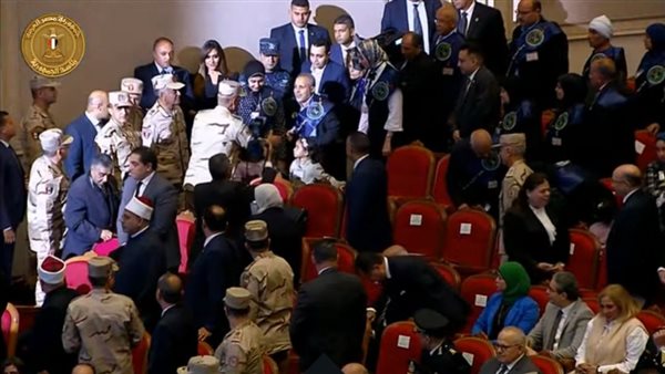 وزير الدفاع يلقي