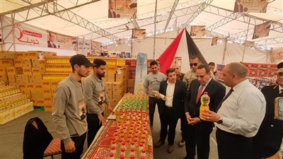 محافظ شمال سيناء يتفقد معرض مبادرة كلنا واحد بالعريش | صور