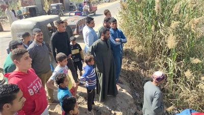 جهود لانتشال جثة شاب لقي مصرعه غرقًا في ترعة بسوهاج |صور