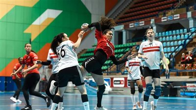 سيدات يد الأهلي يكتسحن الزمالك بنتيجة 33/21 بالدوري الممتاز | صور