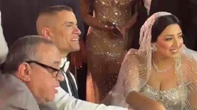 بحضور حمو بيكا وعمر كمال.. عقد قران حسن شاكوش وعروسه بأحد الفنادق الكبرى | بث مباشر